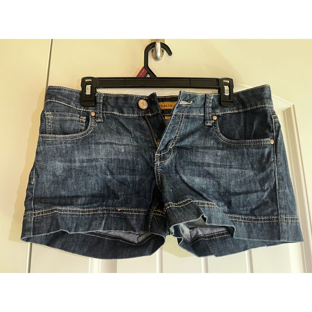 Women's Size 30 Denim Shorts Dark Wash Embroidered Pockets Stretch